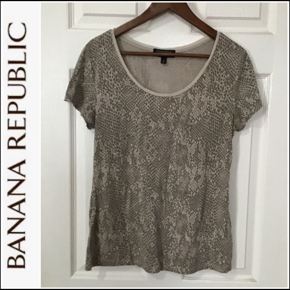 Banana Republic short sleeve tee